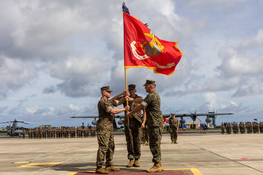 1st Marine Aircraft Wing holds change of command ceremony