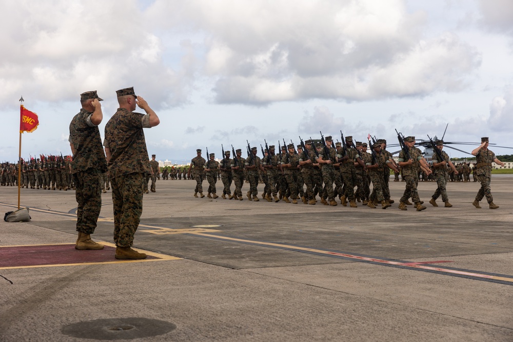 1st Marine Aircraft Wing holds change of command ceremony