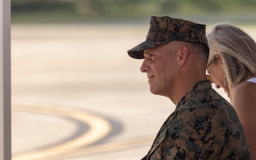 1st Marine Aircraft Wing holds change of command ceremony