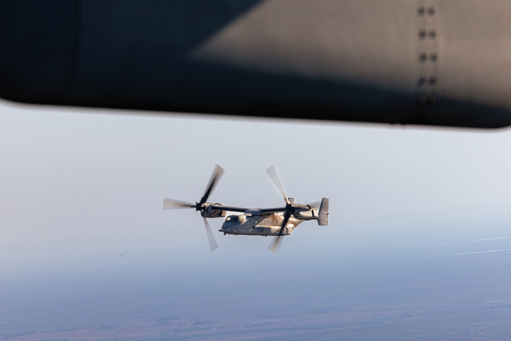 MRF-D 24.3: U.S. Marines rehearse tail gunnery from MV-22B Osprey