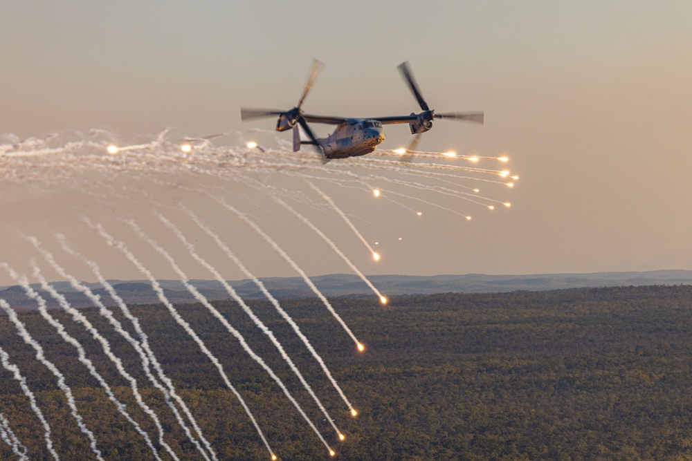 MRF-D 24.3: U.S. Marines rehearse tail gunnery from MV-22B Osprey