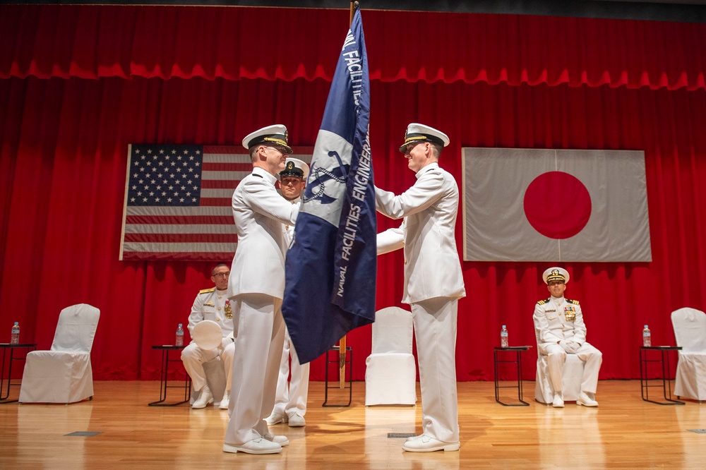 NAVFAC Far East Holds Change of Command