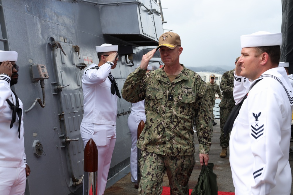 RADM Wosje visits USS Sterett during RIMPAC 2024