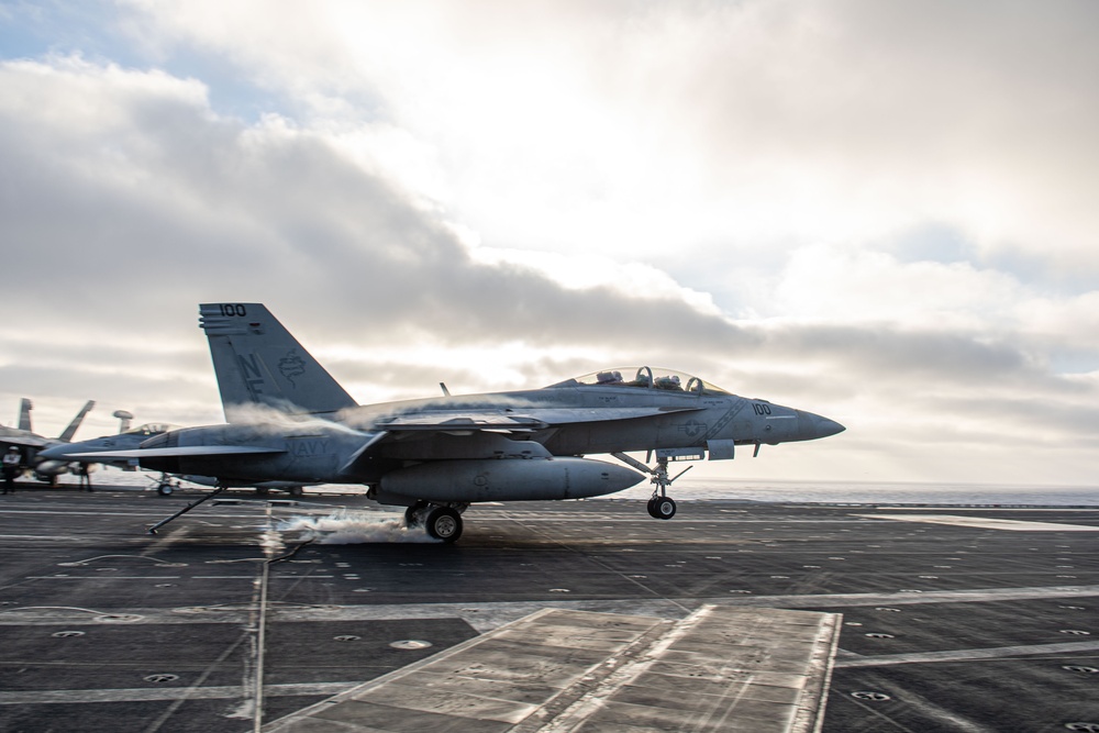 USS Ronald Reagan (CVN 76) conducts flight operations