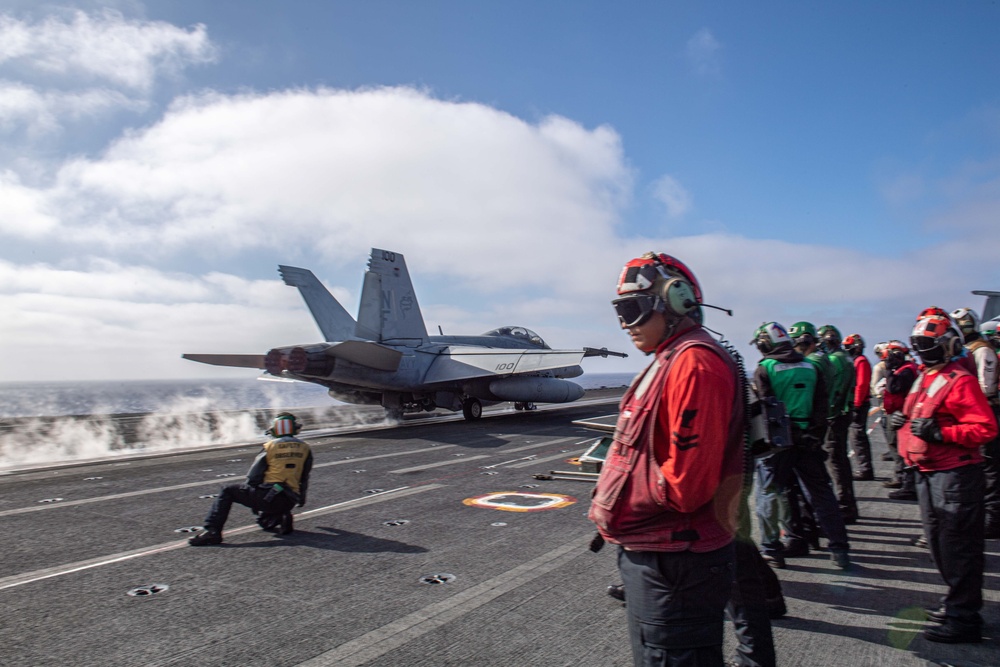 USS Ronald Reagan (CVN 76) conducts flight operations