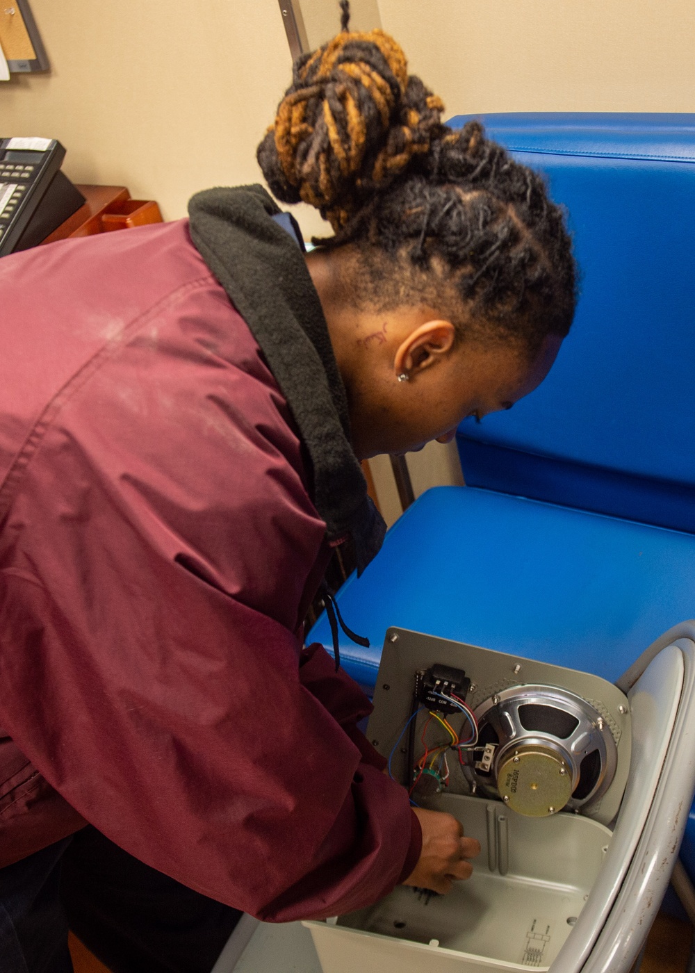 USS Ronald Reagan (CVN 76) Sailors conduct routine maintenance