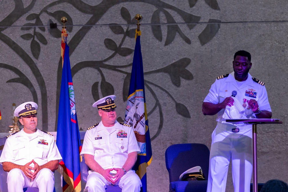 Ship Support Unit Guam Changes Leadership