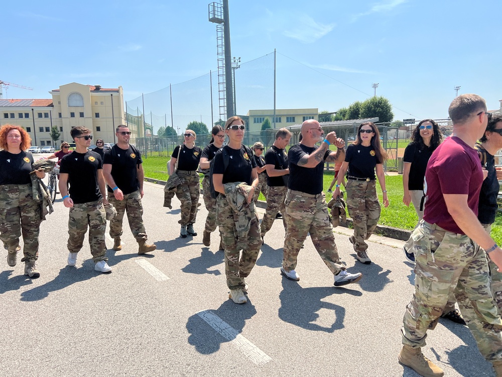 A Jump Tower Gives Garrison Employees a Glimpse Into Paratrooper Life