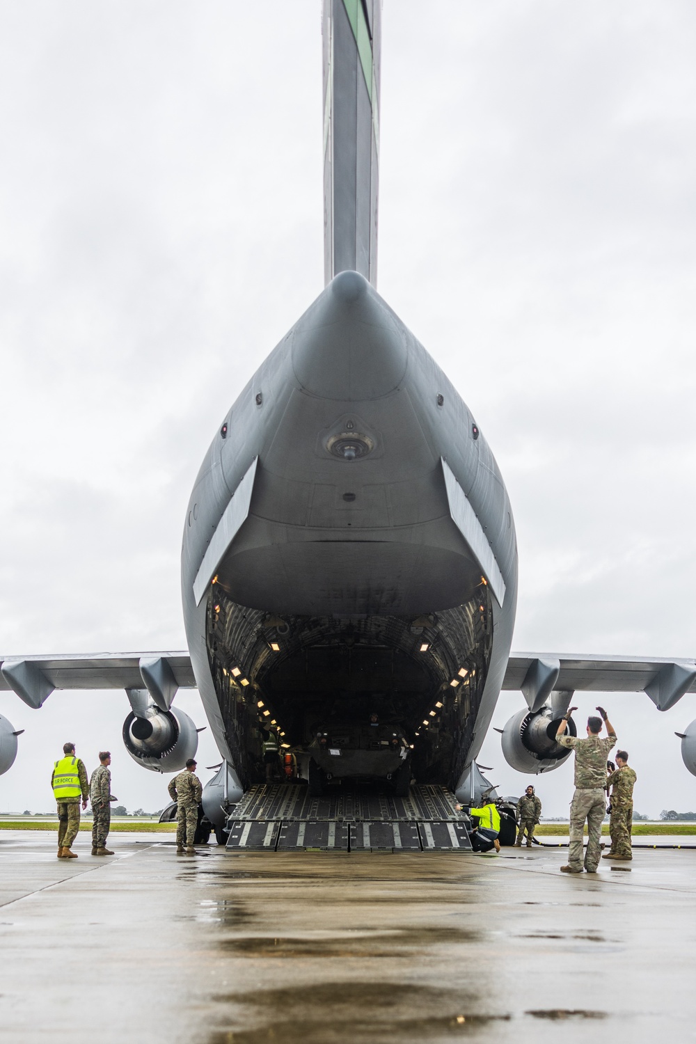 Marines with 1st LAR Bn. arrive to Australia for Rapid Deployment Exercise