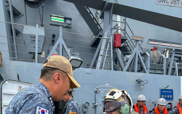 Chief of Naval Operations, Master Chief Petty Officer of Navy Attend Largest Maritime Exercise in the World, Emphasize Interoperability with Allies and Partners