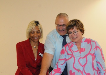 Steadfast cakecuttting