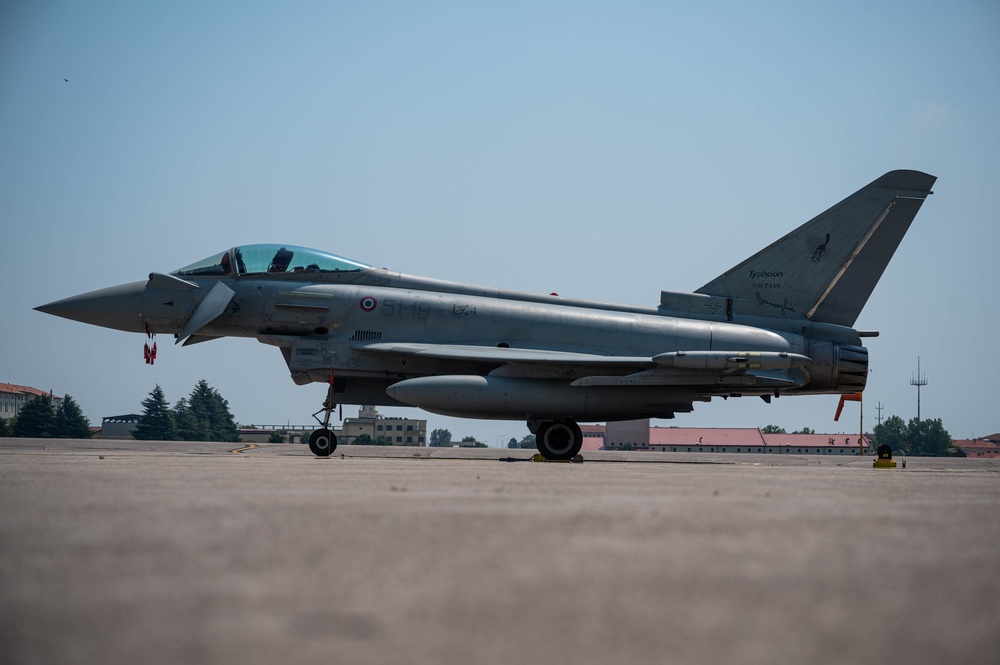 31st FW trains with Italian air force Eurofighters