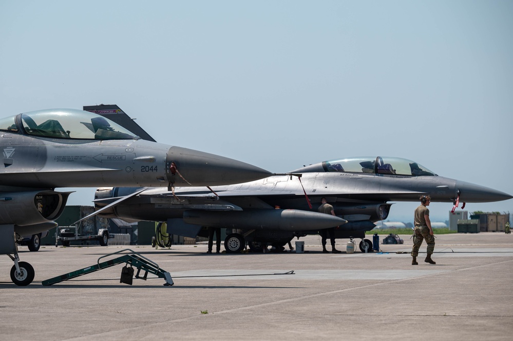 31st FW trains with Italian air force Eurofighters