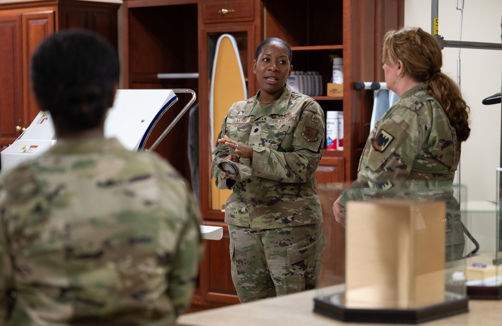 Maj. Gen. Wendy Henke and her team visit Air Force Mortuary Affairs Operations