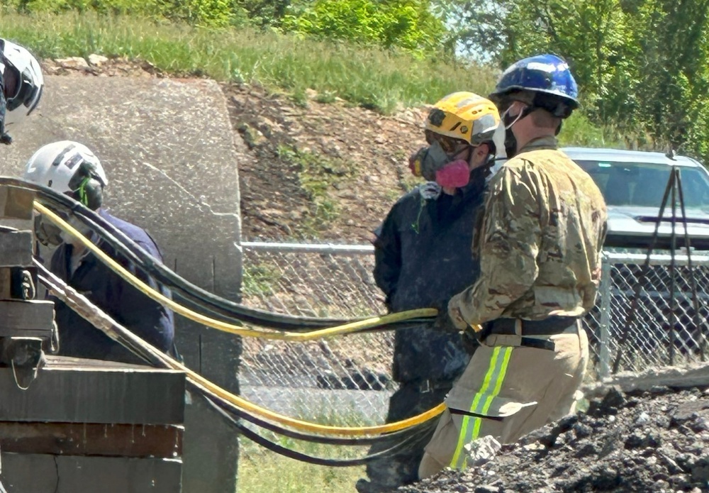 171st Firefighters Train with Pennsylvania Strike Team 1 to Enhance Readiness