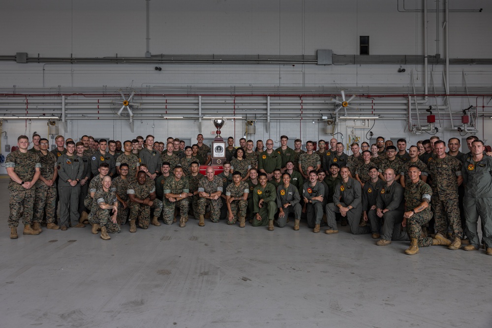 Marine Medium Tiltrotor Squadron (VMM) 261 receives the II MEF &quot;Chesty&quot; Puller Award