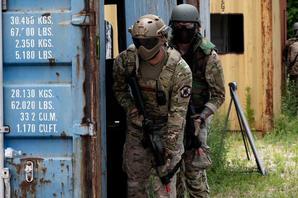 TALN gears up with new airsoft rifles
