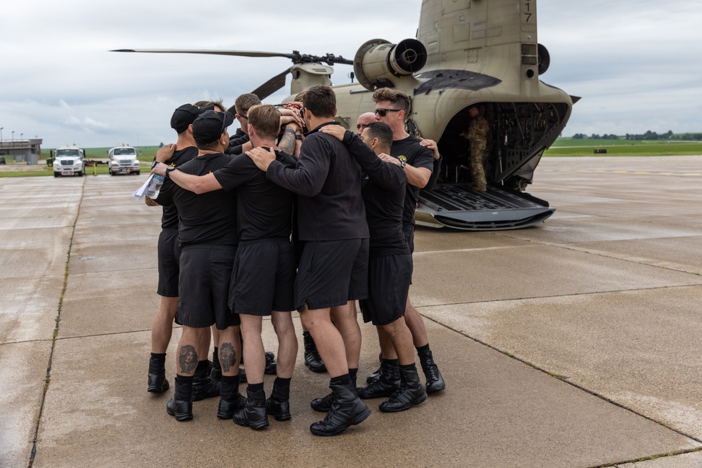 Iowa National Guard and U.S. Army Golden Nights Parachute Team conduct airshows in eastern Iowa