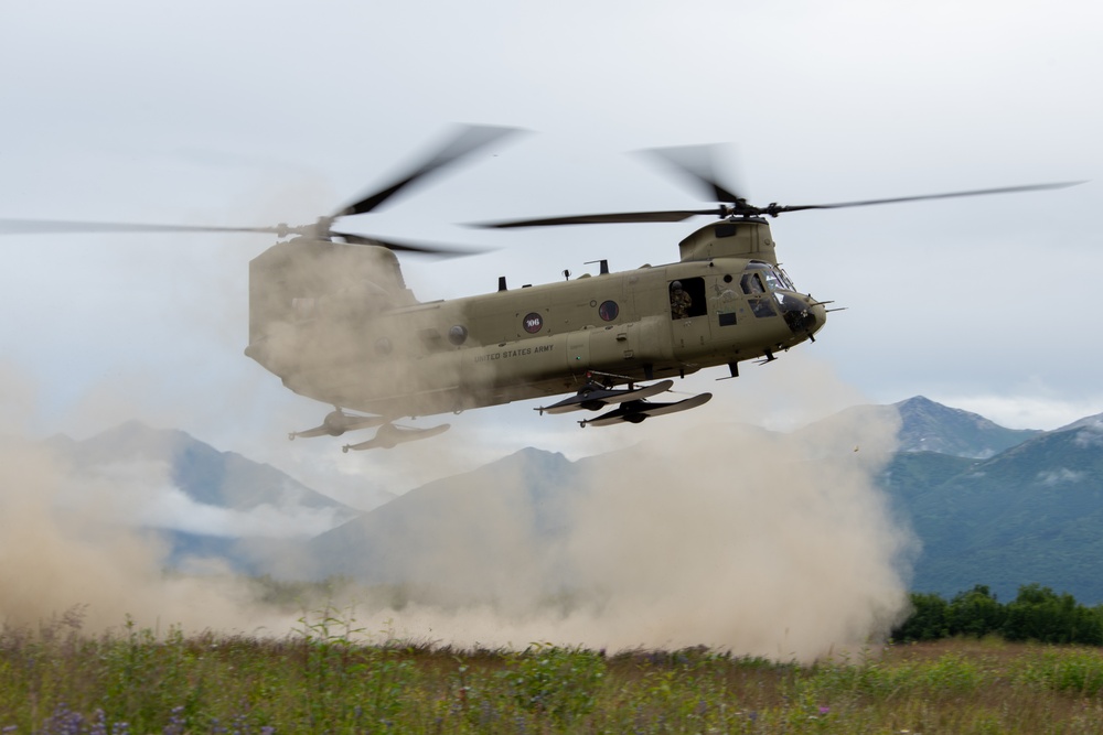 Pararescuemen, paratroopers, tactical air controllers conduct joint airborne operations