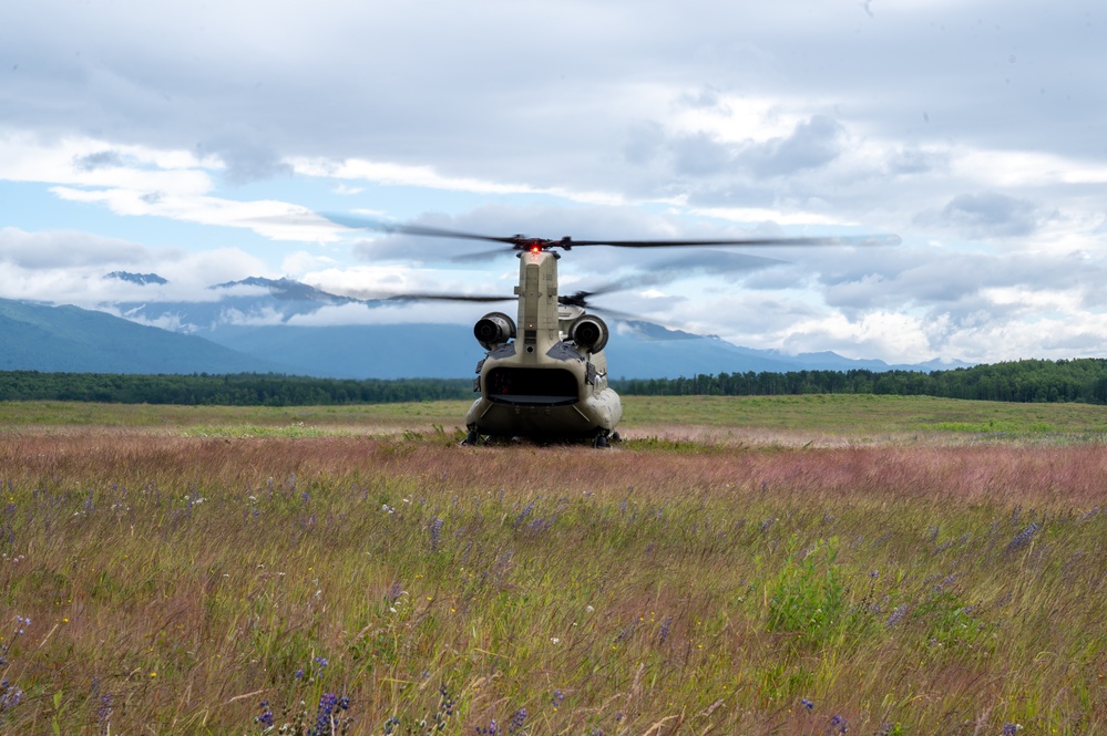 Pararescuemen, paratroopers, tactical air controllers conduct joint airborne operations