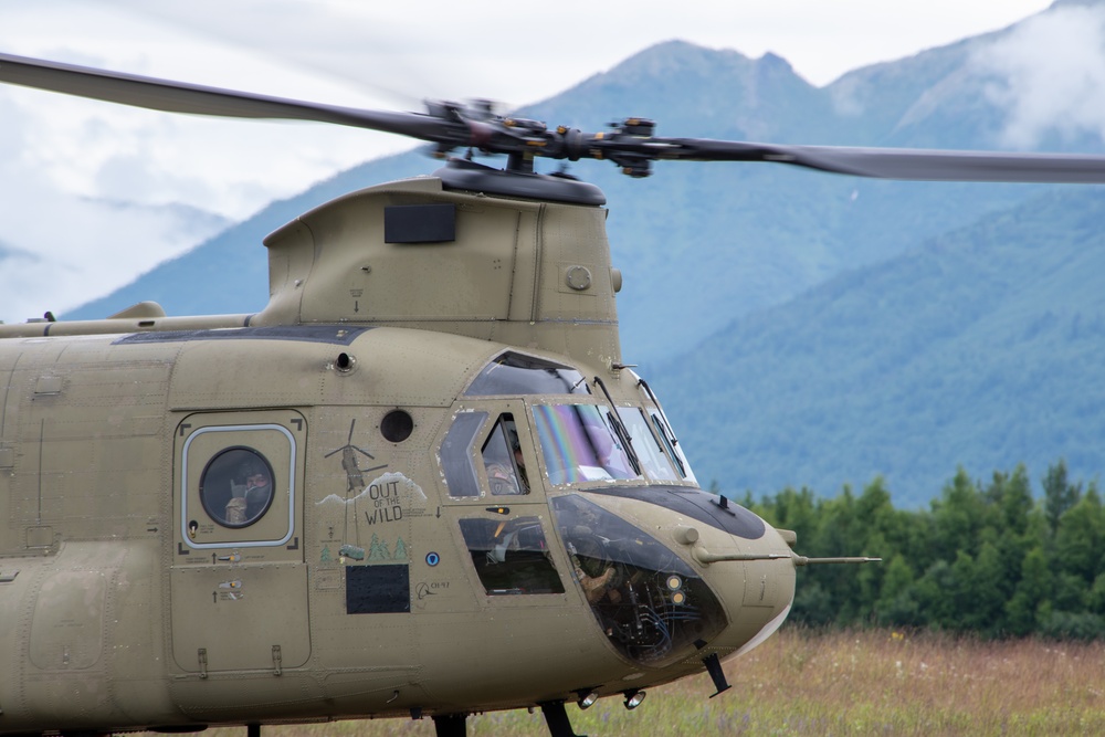 Pararescuemen, paratroopers, tactical air controllers conduct joint airborne operations