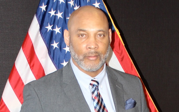 NIWC Atlantic Employee Earns Excellence in Service Award – Senior Manager/Director
