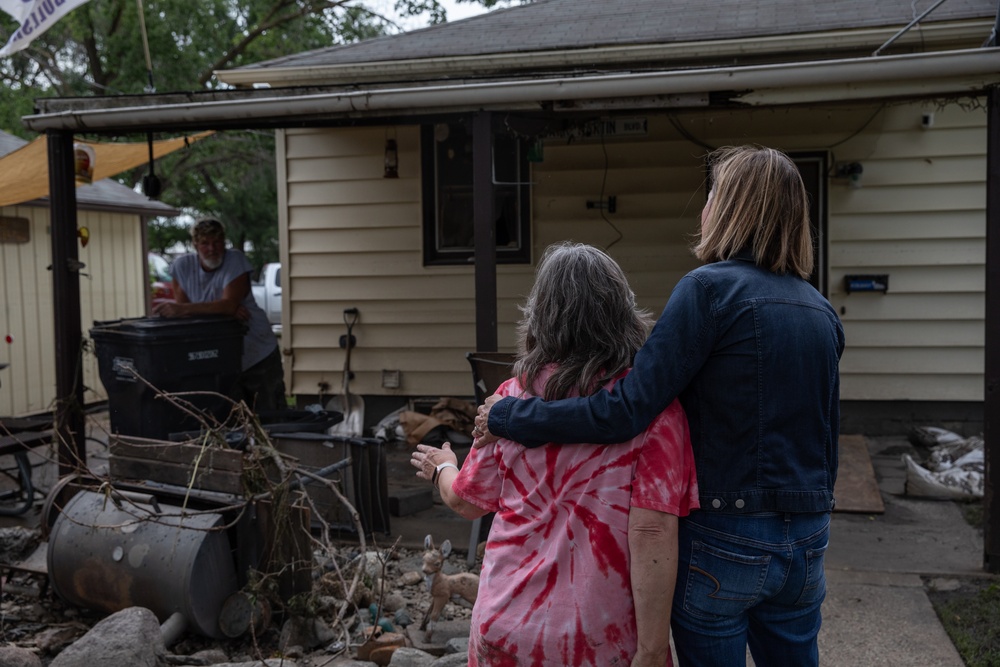 Iowa Governor and FEMA Administrator tour flood-impacted areas of Iowa