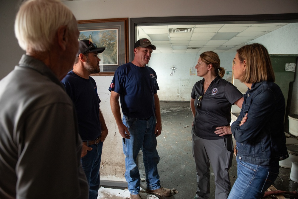 Iowa Governor and FEMA Administrator tour flood-impacted areas of Iowa