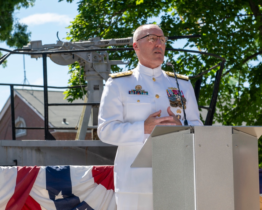 Commander, Submarine Squadron Two Holds Change of Command