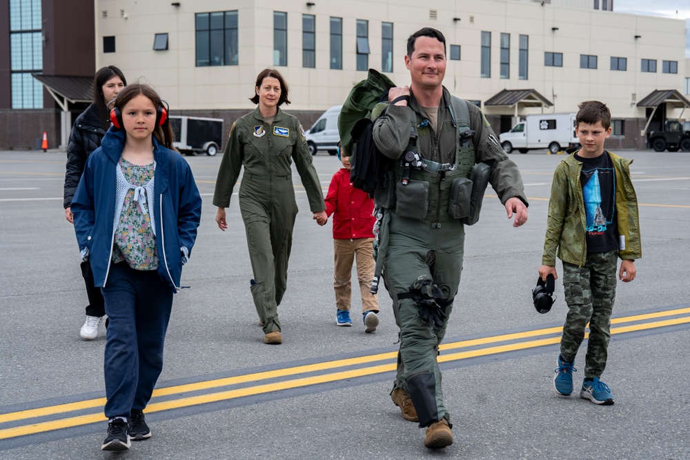 3rd Wing commander completes final flight