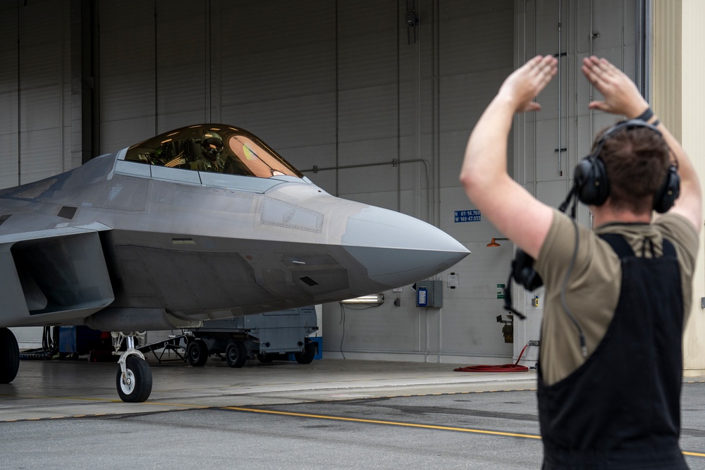 3rd Wing commander completes final flight