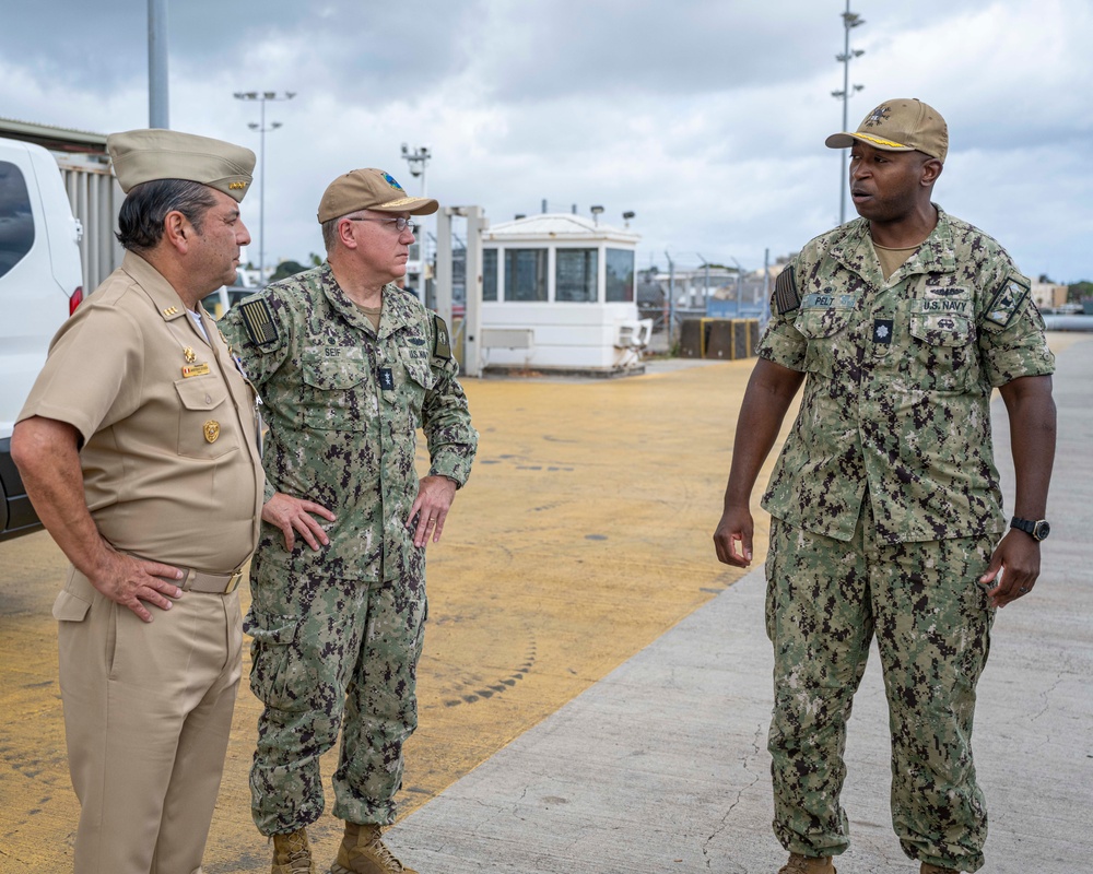 Peruvian navy Vice Adm. Javier Bravo de Rueda Delgado visits USS Minnesota during RIMPAC 2024