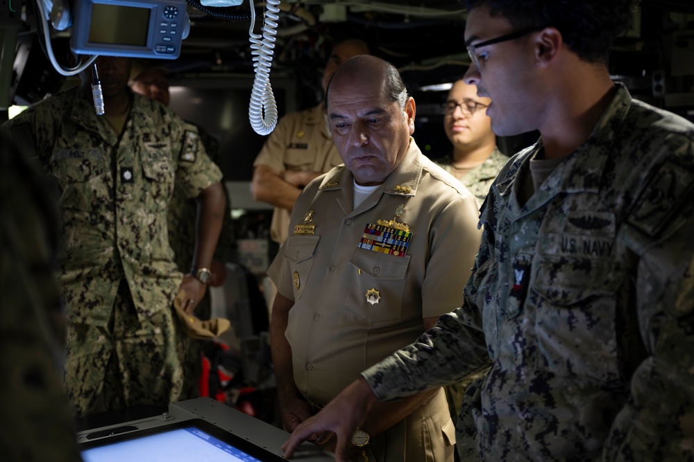 Peruvian navy Vice Adm. Javier Bravo de Rueda Delgado visits USS Minnesota during RIMPAC 2024