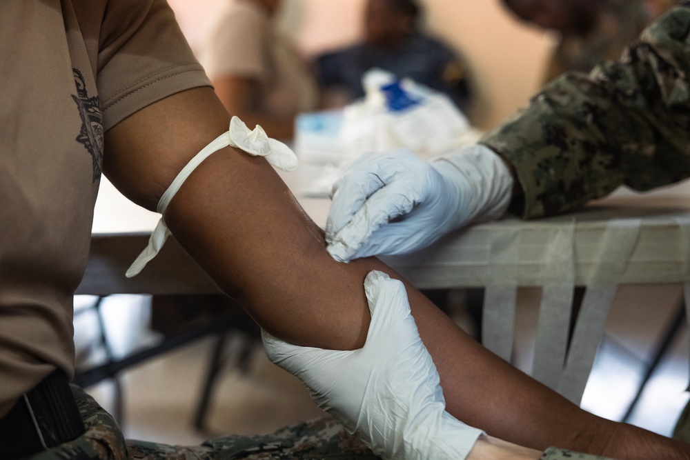 Sailors visit Jamaica Defence Forces Up Park Camp Medical Clinic