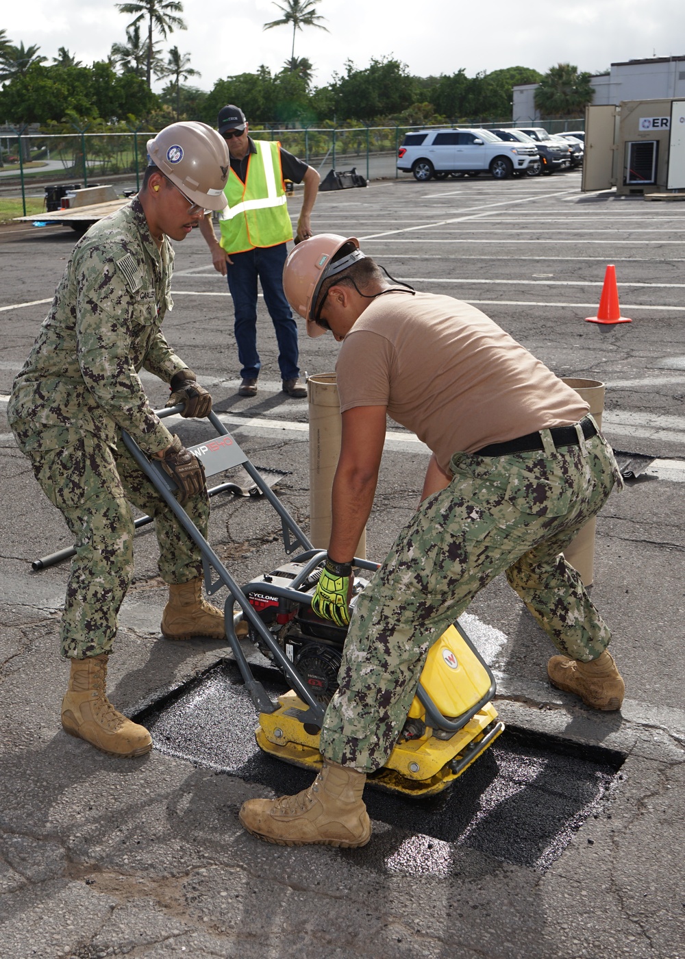 Seabees and 647th Civil Engineers Learn New Technology from ERDC