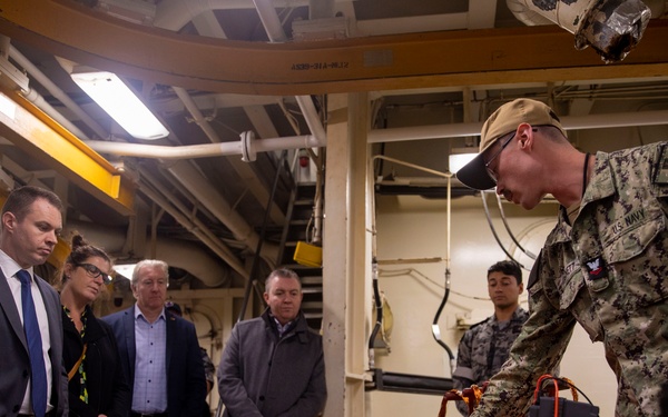 Emory S. Land Hosts Tour in Sydney