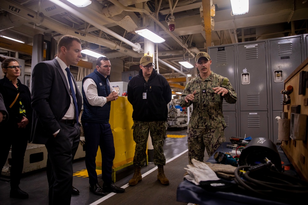 Emory S. Land Hosts Tour in Sydney