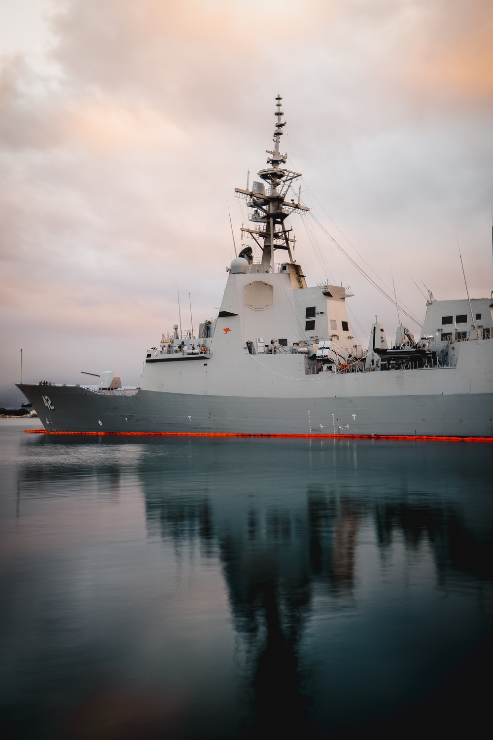 HMAS Sydney heads to sea during RIMPAC 24