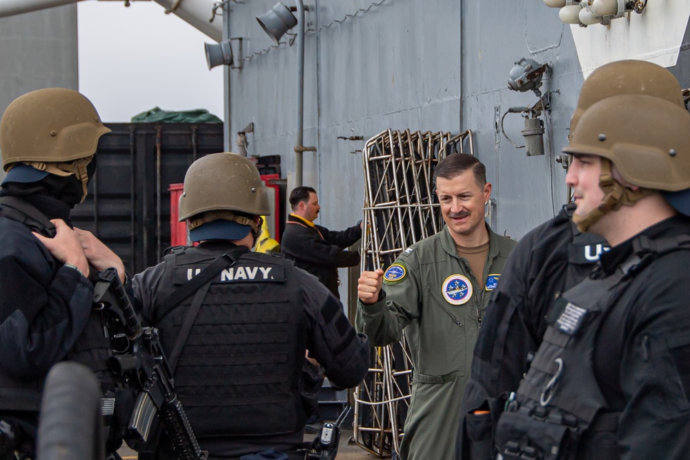 XO Greets Sailors