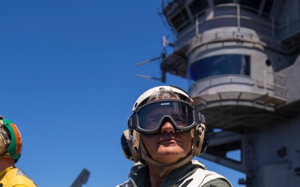 Vice Chief of the German Navy visits USS Carl Vinson