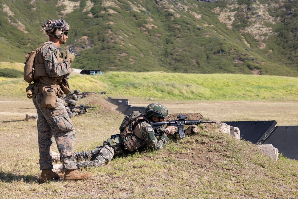 US Marines and partners conduct fire team maneuvers during RIMPAC 2024
