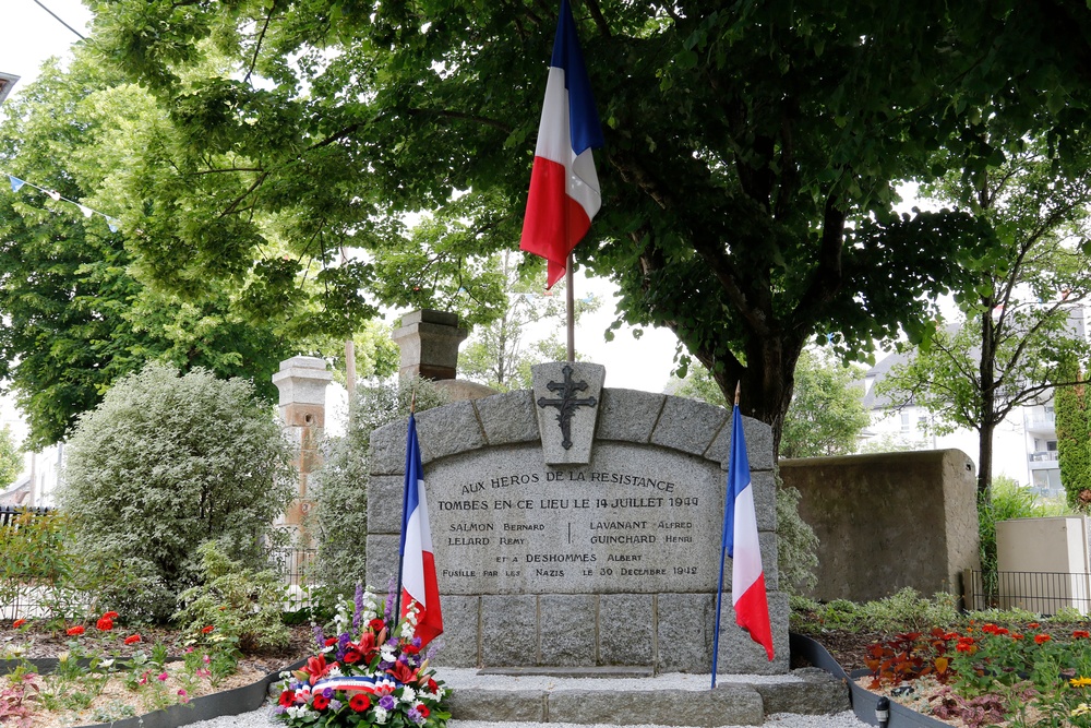 29th Infantry Division Soldiers Commemorate the Liberation of Vern-sur-Seiche