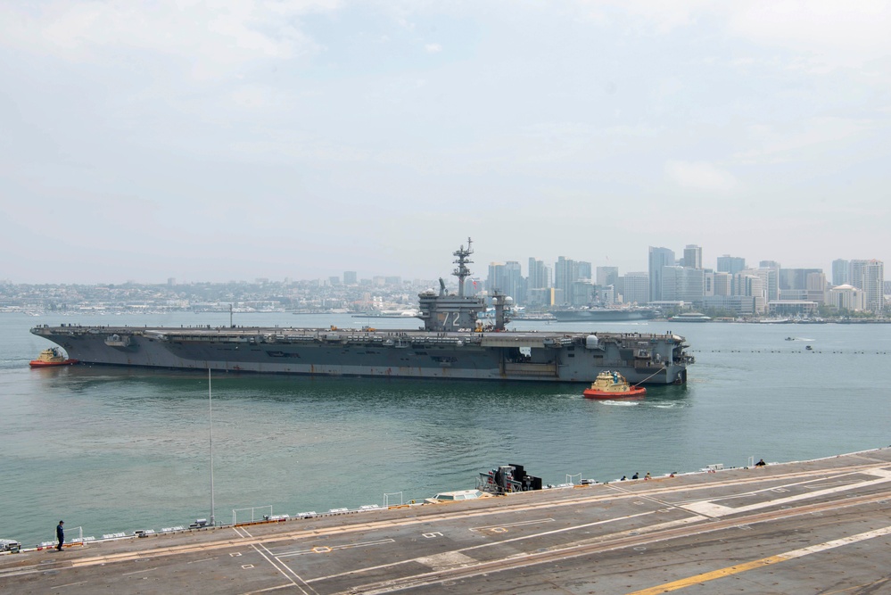 USS Abraham Lincoln Departs San Diego