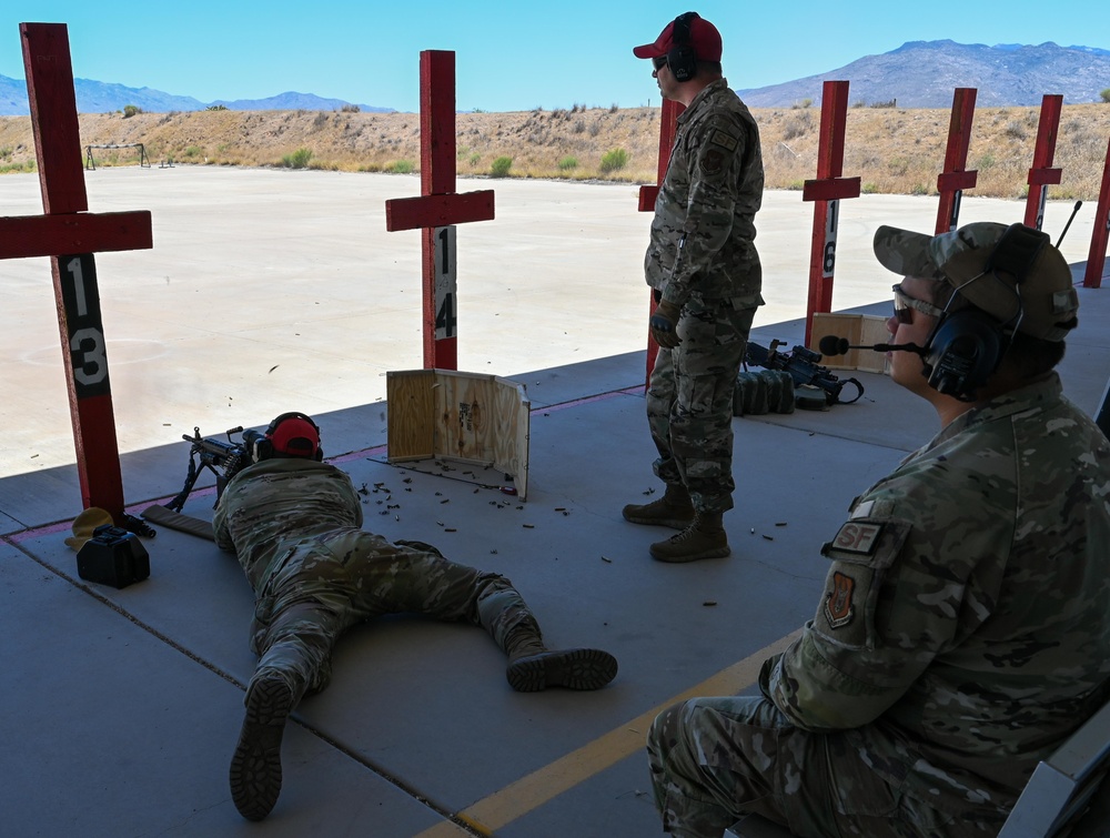 Combat Arms Instructors conduct M249 Automatic Rifle training