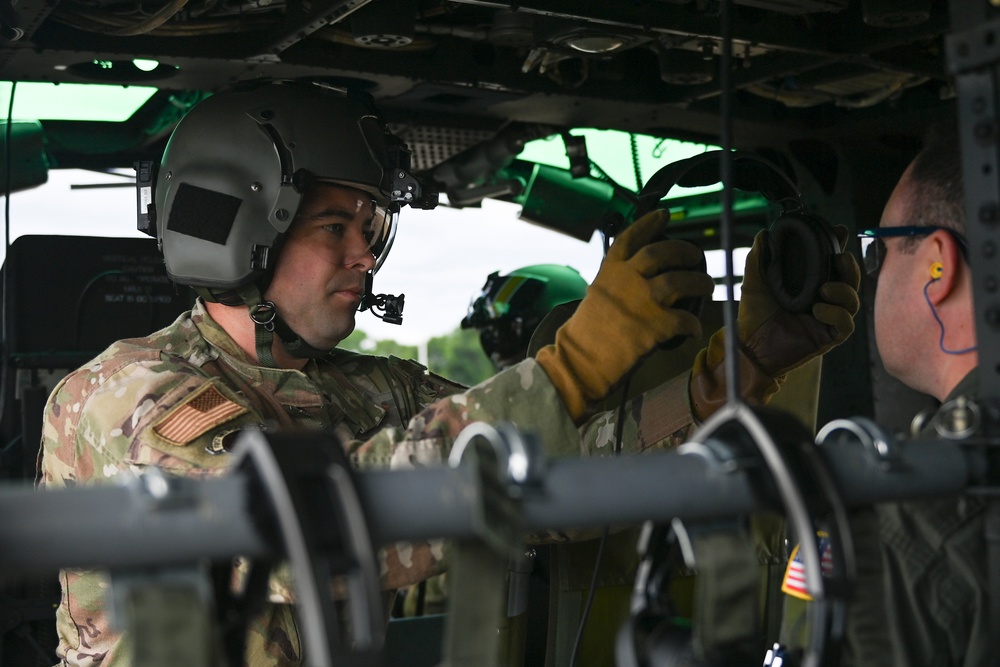 French air and space force officials visit Pentagon