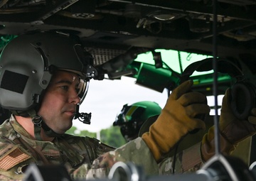 French air and space force officials visit Pentagon