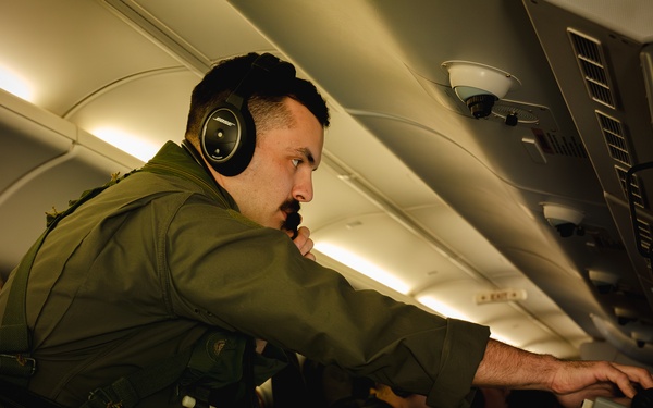 Australian P8 Exercise Torpedo – Sink Ex