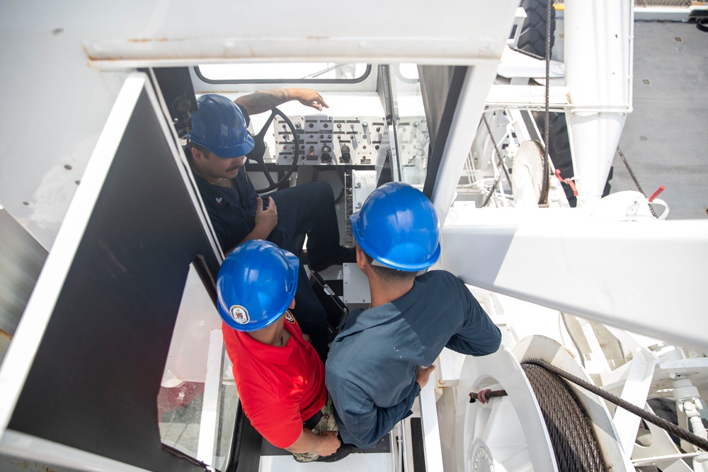 Tripoli Sailors Learn To Use A Crash-Crane