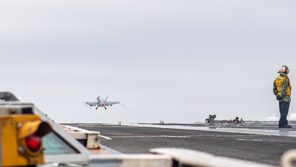 USS Ronald Reagan (CVN 76) conducts flight operations