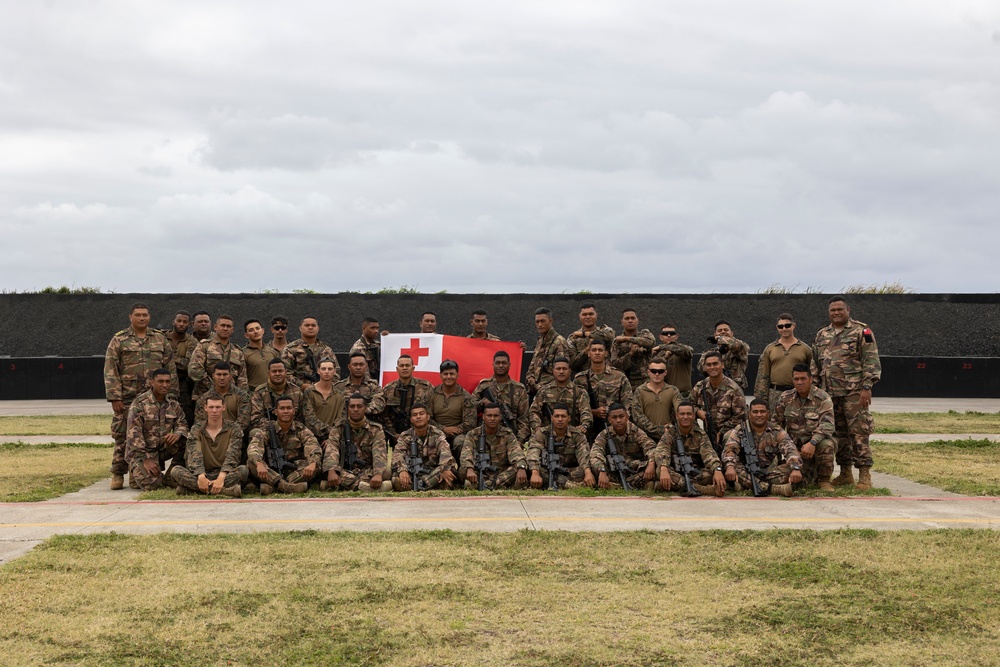 U.S. and Royal Tongan marines conduct fire team maneuvers during RIMPAC 2024